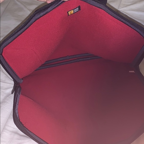 EUC Black Case Logic Laptop Case w. Handles - Picture 4 of 6